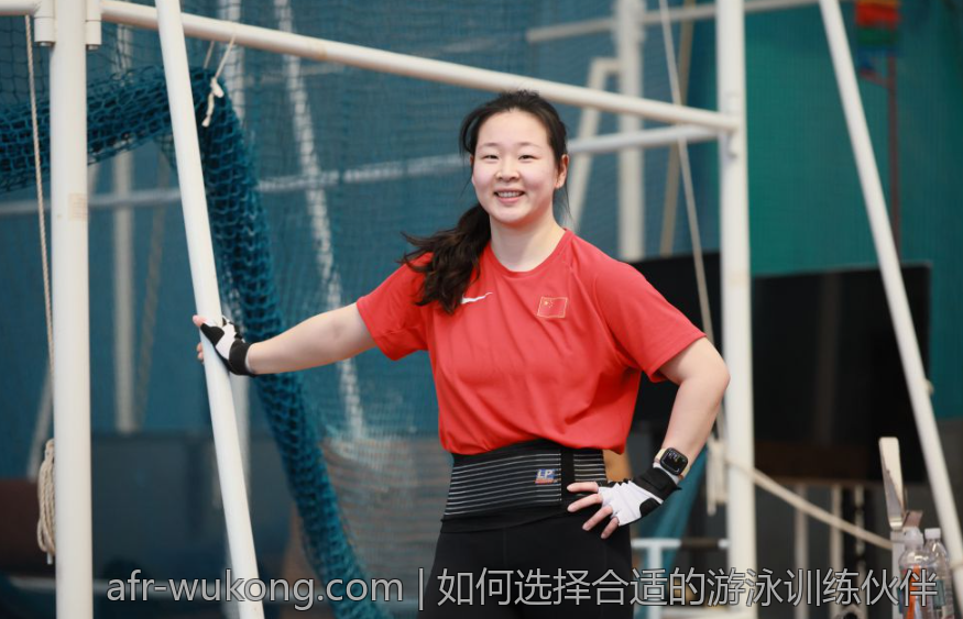 如何选择合适的游泳训练伙伴